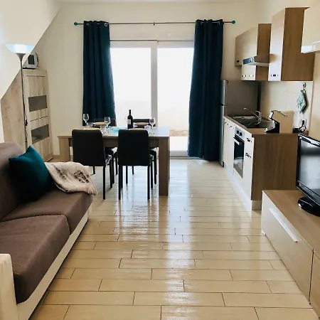 Tramonto Sea-front Lejlighed