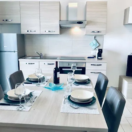 Tramonto Sea-front アパート *