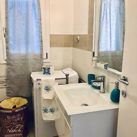 Tramonto Sea-front شقة